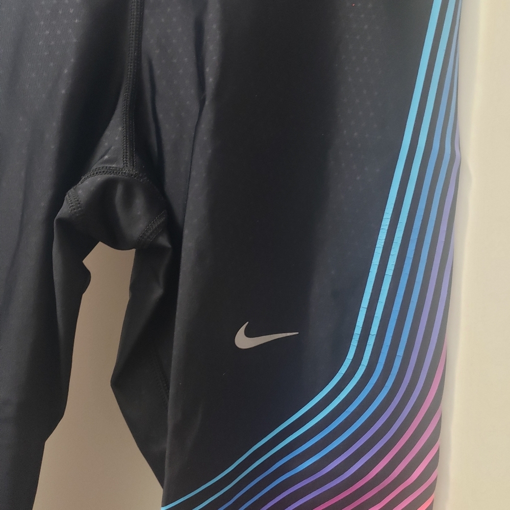 Women | Nike Cropped Running Leggings - Picture 2 of 5